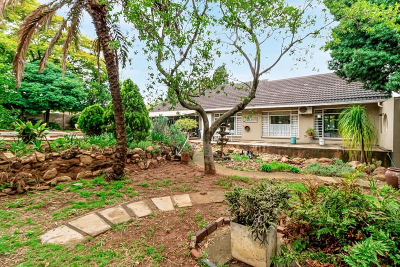 5 Bedroom Property for Sale in Breaunanda Gauteng