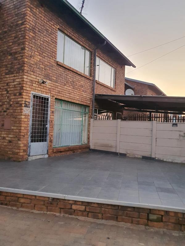 4 Bedroom Property for Sale in Florida Gauteng