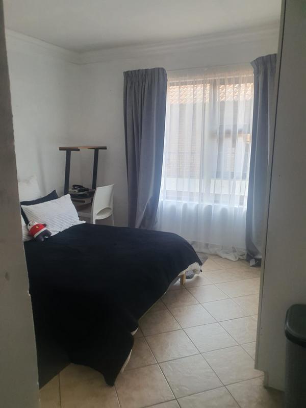 2 Bedroom Property for Sale in Florida Park Gauteng