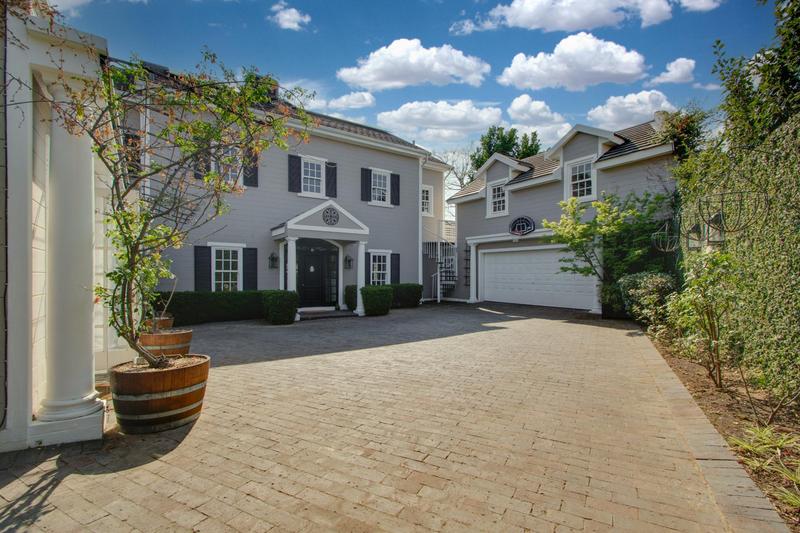 4 Bedroom Property for Sale in Fourways Gardens Gauteng
