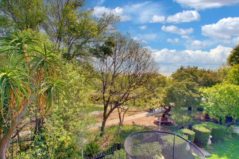 4 Bedroom Property for Sale in Fourways Gardens Gauteng