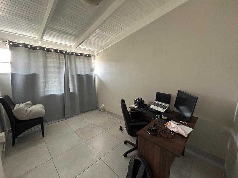 To Let 2 Bedroom Property for Rent in Lyttelton Gauteng