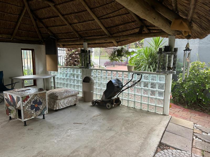 To Let 4 Bedroom Property for Rent in Rooihuiskraal Gauteng