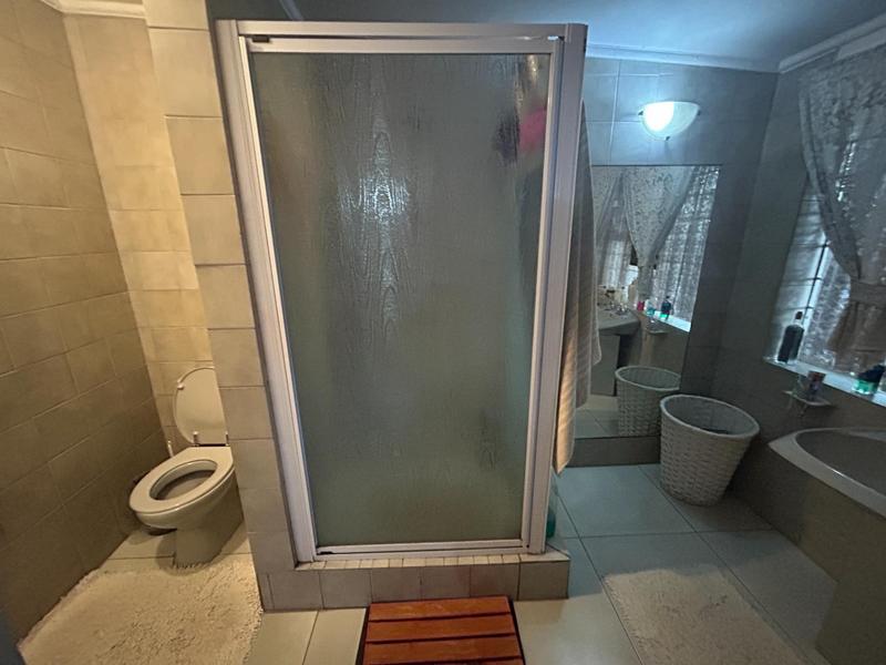 To Let 4 Bedroom Property for Rent in Rooihuiskraal Gauteng