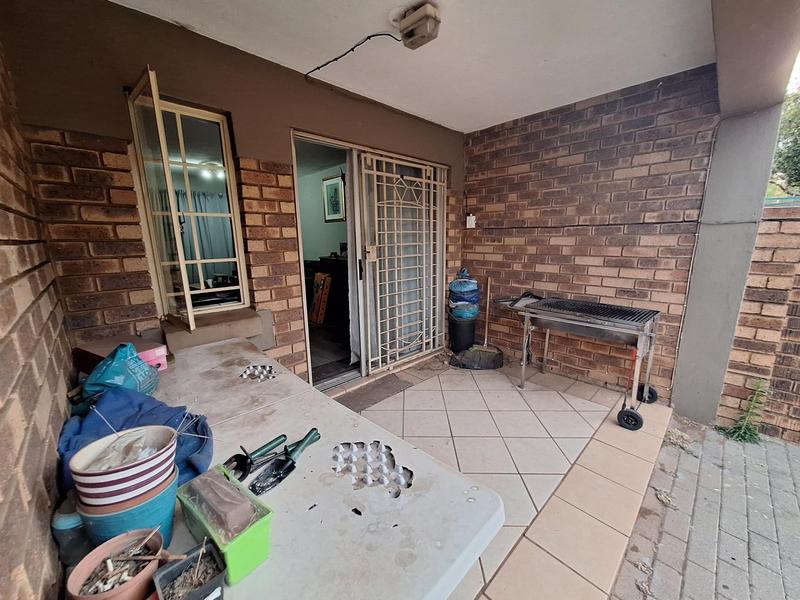 To Let 2 Bedroom Property for Rent in Eco Park Gauteng