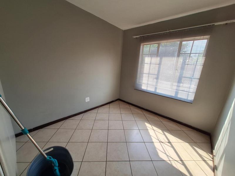 To Let 2 Bedroom Property for Rent in Eco Park Gauteng