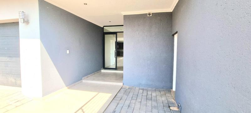4 Bedroom Property for Sale in Eldoraigne Gauteng
