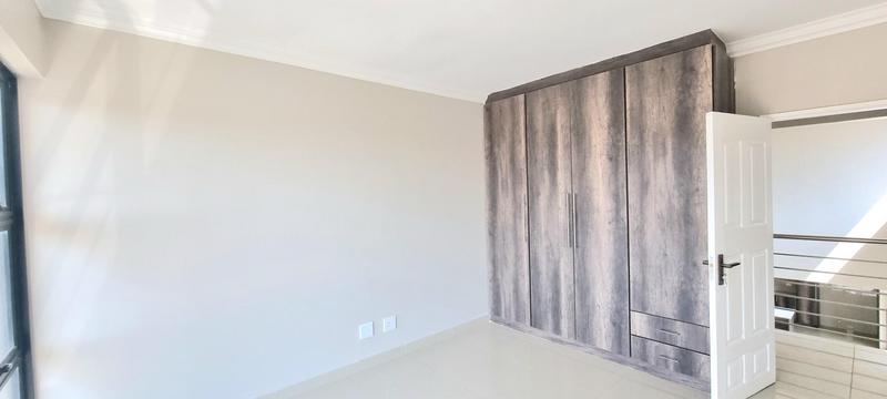 4 Bedroom Property for Sale in Eldoraigne Gauteng