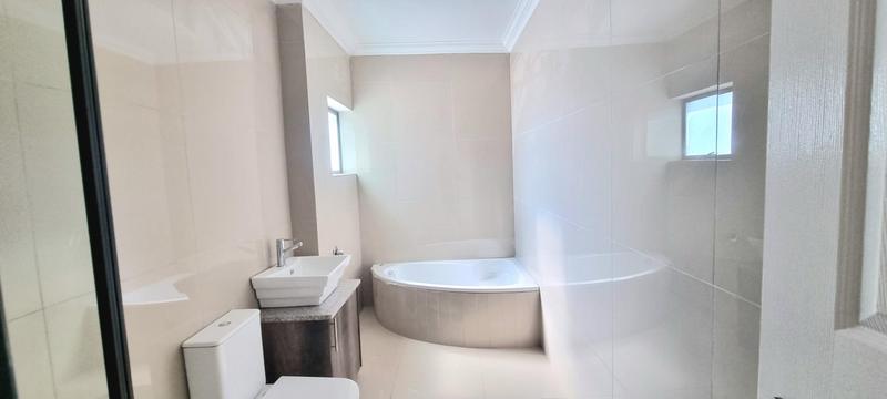 4 Bedroom Property for Sale in Eldoraigne Gauteng