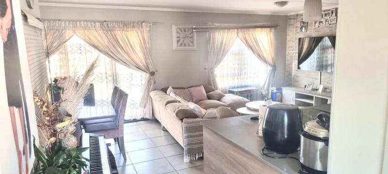 3 Bedroom Property for Sale in Amberfield Gauteng