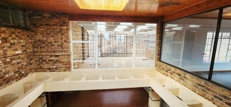 4 Bedroom Property for Sale in Pretoria North Gauteng