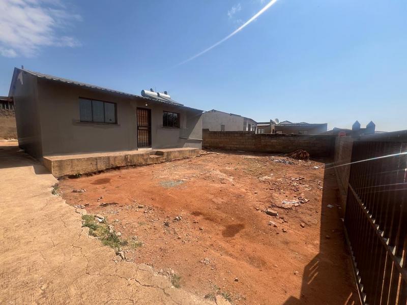 2 Bedroom Property for Sale in Tembisa Central Gauteng