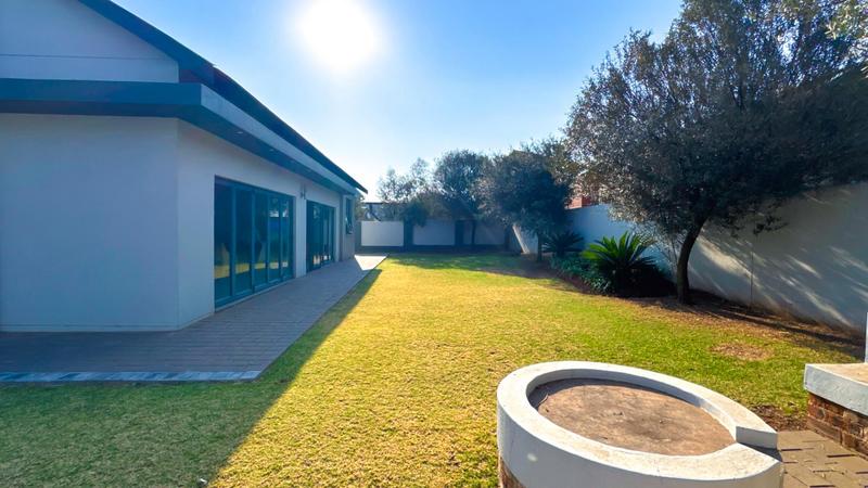 4 Bedroom Property for Sale in Midstream Ridge Gauteng