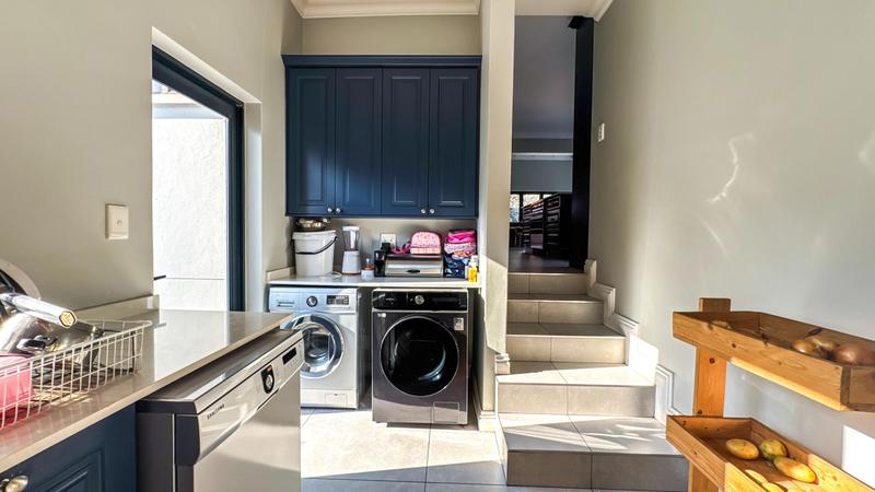 4 Bedroom Property for Sale in Midstream Ridge Gauteng