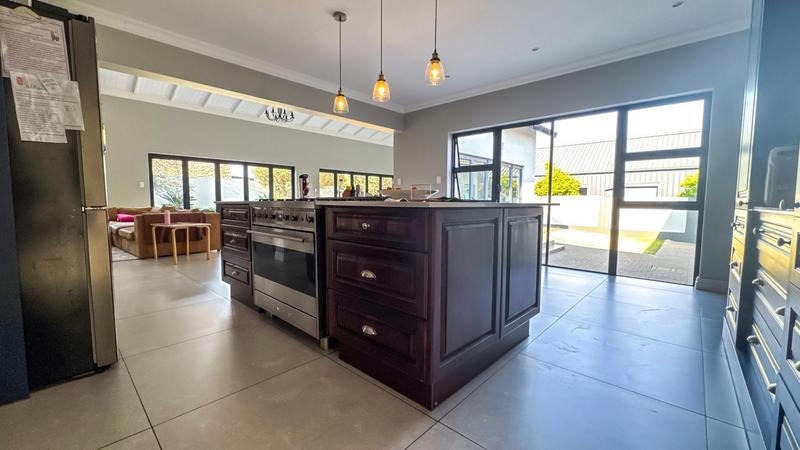 4 Bedroom Property for Sale in Midstream Ridge Gauteng