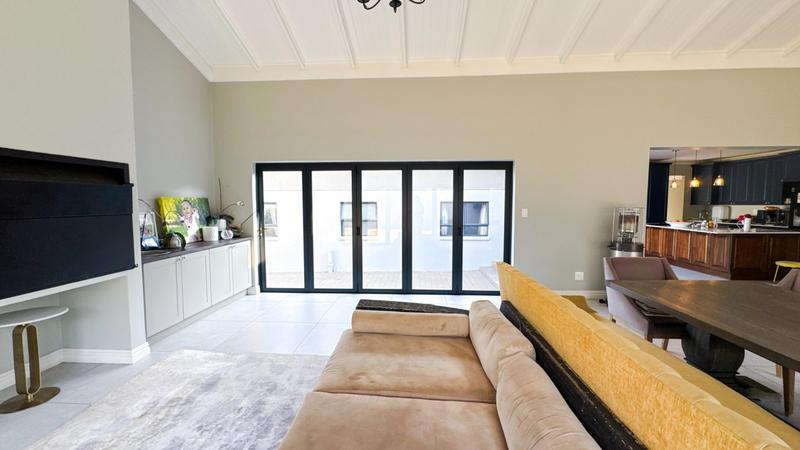 4 Bedroom Property for Sale in Midstream Ridge Gauteng