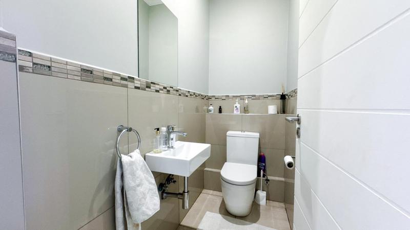 4 Bedroom Property for Sale in Midstream Ridge Gauteng