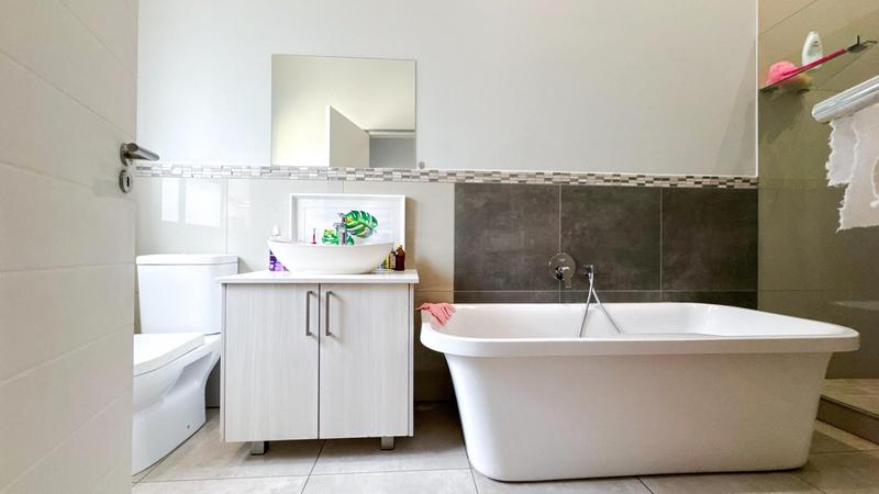 4 Bedroom Property for Sale in Midstream Ridge Gauteng