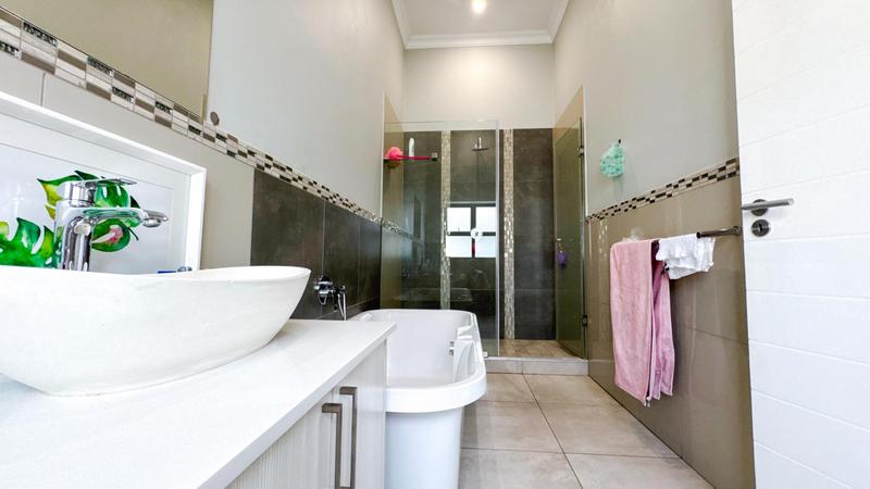 4 Bedroom Property for Sale in Midstream Ridge Gauteng