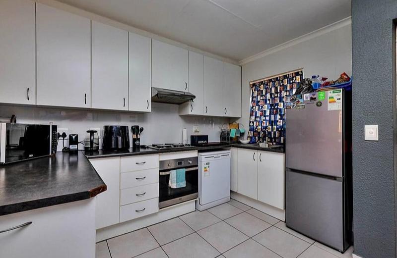 2 Bedroom Property for Sale in Wilro Park Gauteng