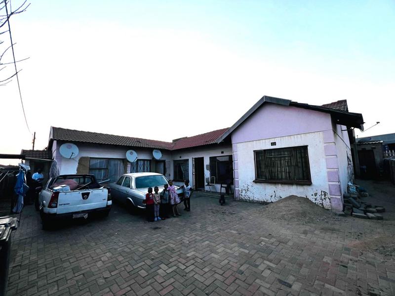 12 Bedroom Property for Sale in Leachville Ext 3 Gauteng