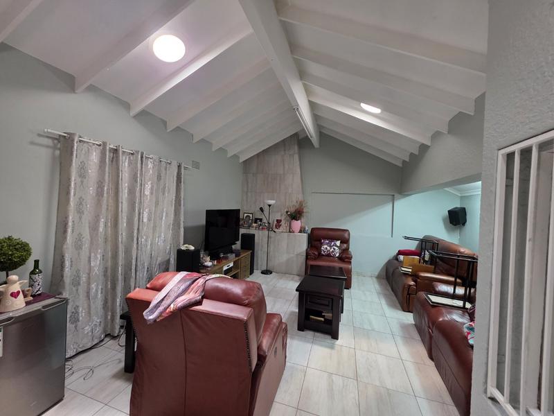 5 Bedroom Property for Sale in Sinoville Gauteng