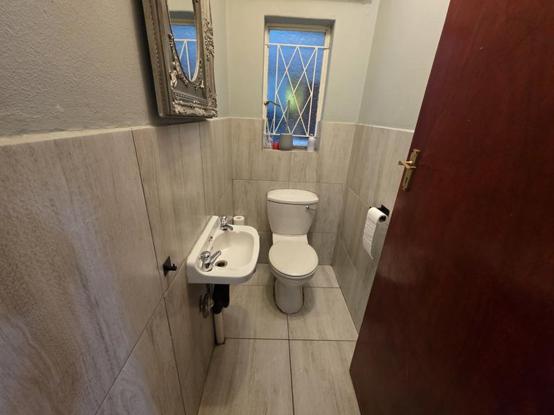 5 Bedroom Property for Sale in Sinoville Gauteng