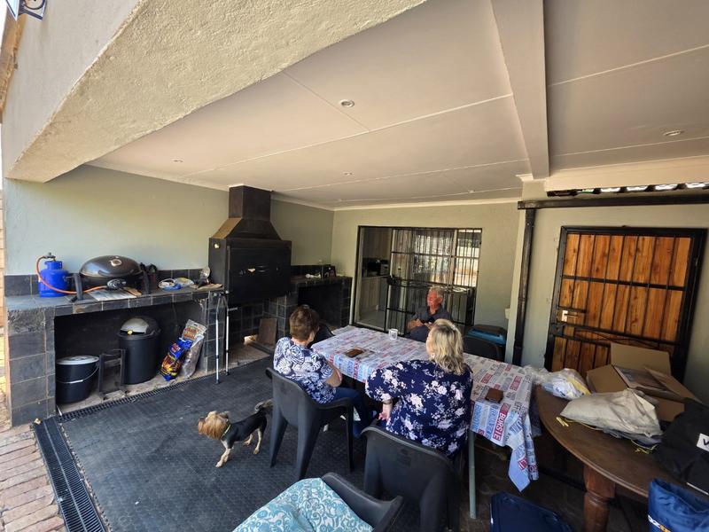 5 Bedroom Property for Sale in Sinoville Gauteng