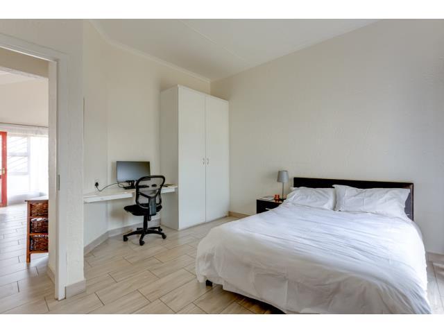 To Let 1 Bedroom Property for Rent in Morningside Gauteng
