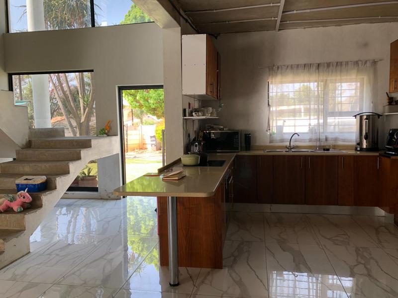 4 Bedroom Property for Sale in Strubensvallei Gauteng
