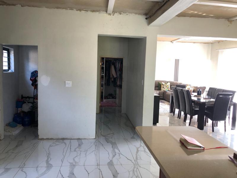 4 Bedroom Property for Sale in Strubensvallei Gauteng