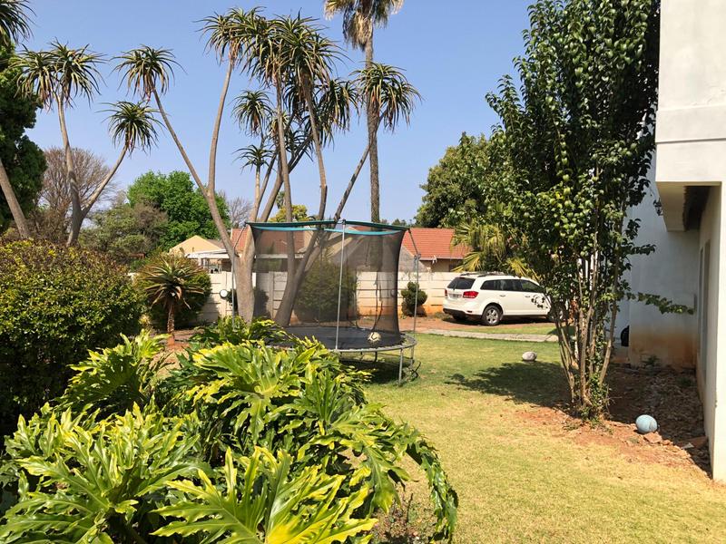 4 Bedroom Property for Sale in Strubensvallei Gauteng
