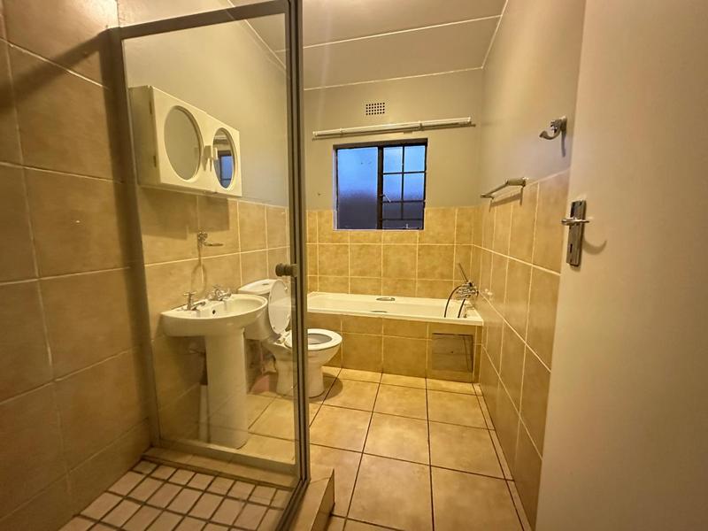 2 Bedroom Property for Sale in Sonneveld Gauteng