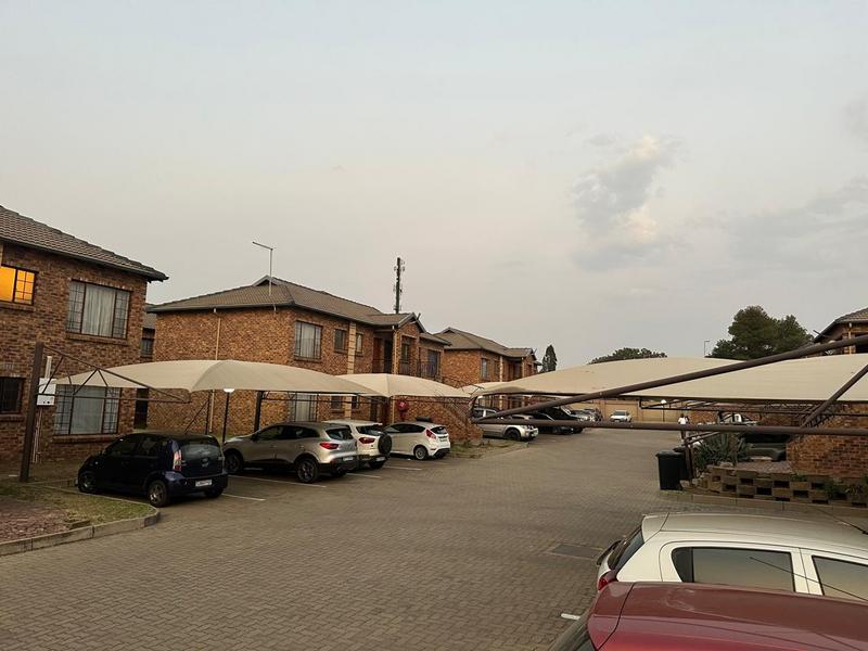 2 Bedroom Property for Sale in Sonneveld Gauteng