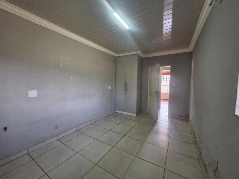 To Let 2 Bedroom Property for Rent in Dersley Gauteng