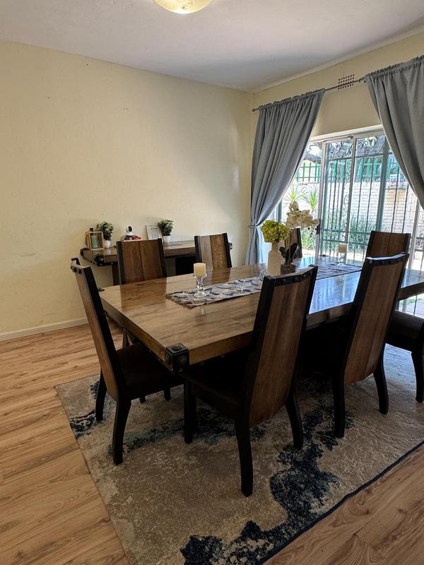 To Let 4 Bedroom Property for Rent in Victory Park Gauteng