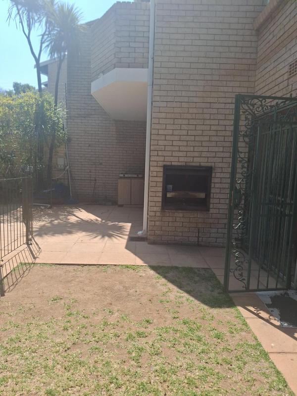 To Let 4 Bedroom Property for Rent in Victory Park Gauteng