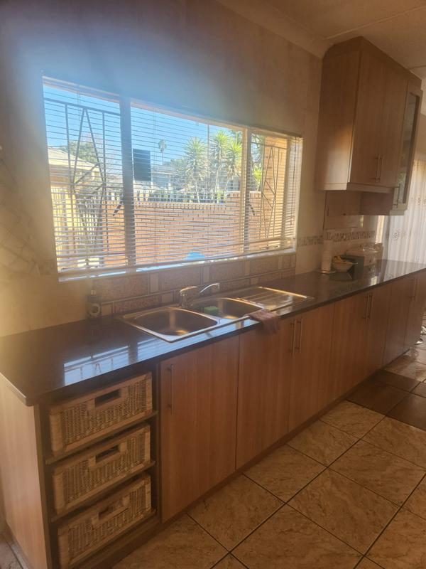 4 Bedroom Property for Sale in Erasmia Gauteng