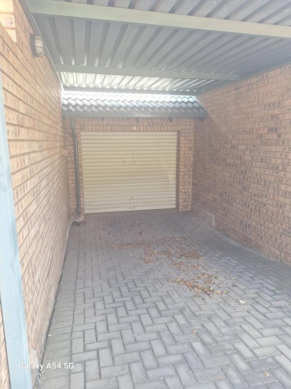 2 Bedroom Property for Sale in Die Wilgers Gauteng