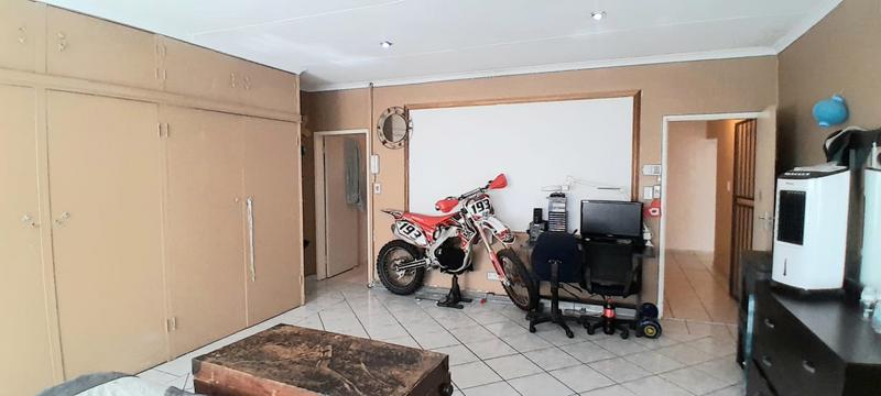4 Bedroom Property for Sale in Elspark Gauteng