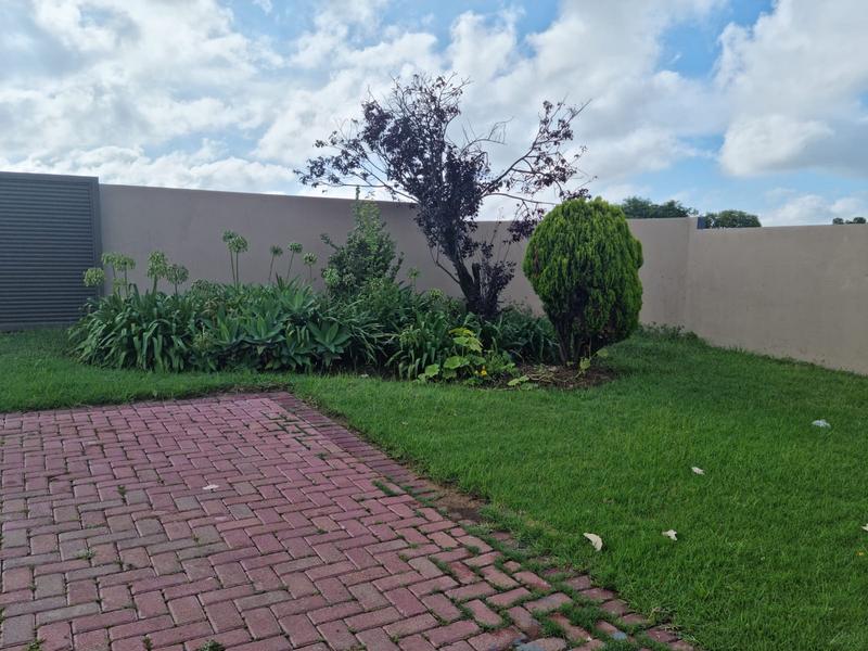 2 Bedroom Property for Sale in Birchleigh Gauteng