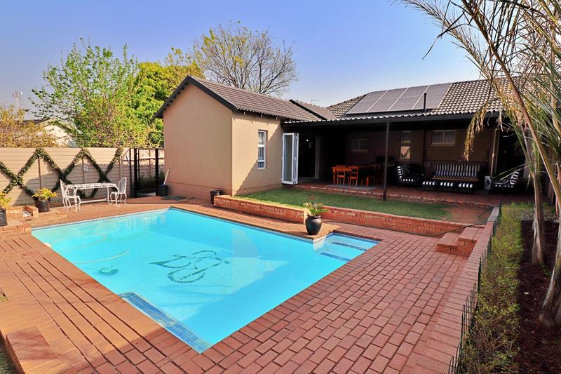 3 Bedroom Property for Sale in Dawnview Gauteng