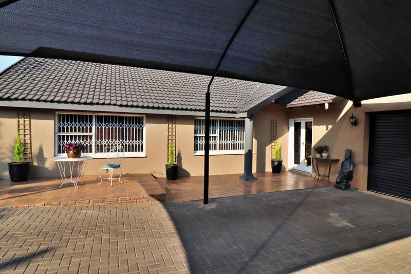 3 Bedroom Property for Sale in Dawnview Gauteng