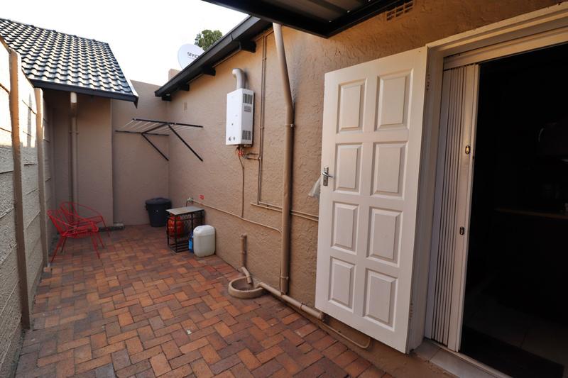 3 Bedroom Property for Sale in Dawnview Gauteng