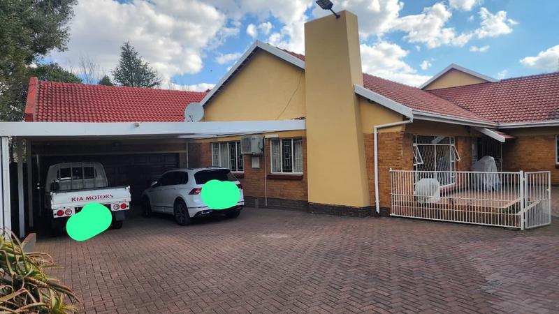 5 Bedroom Property for Sale in Farrarmere Gauteng