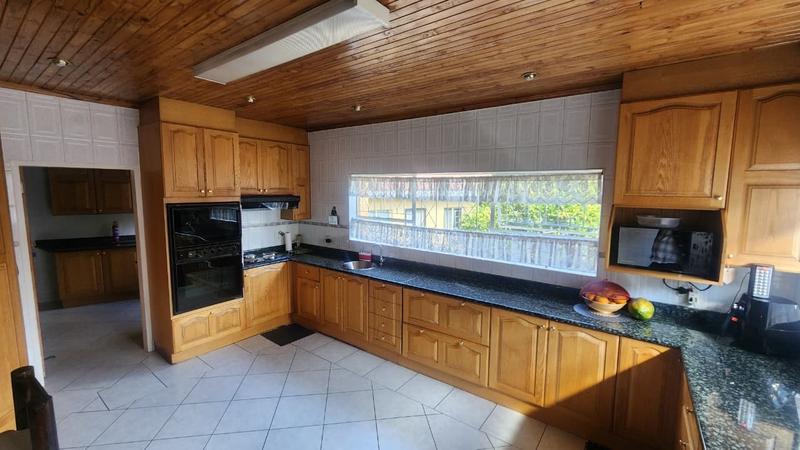 5 Bedroom Property for Sale in Farrarmere Gauteng