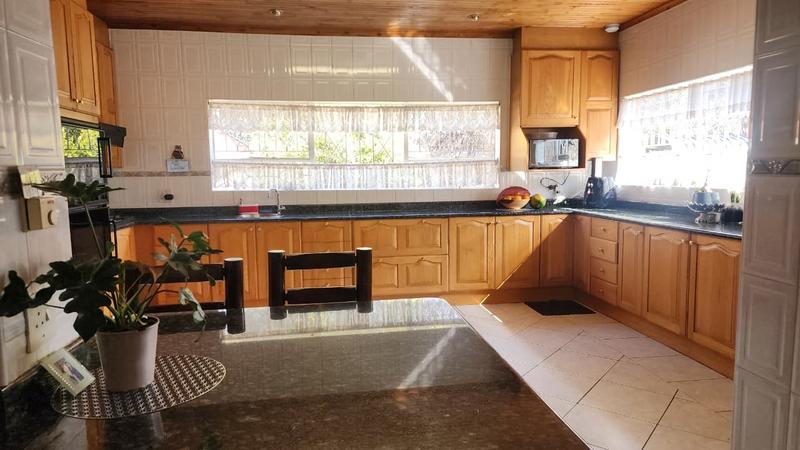 5 Bedroom Property for Sale in Farrarmere Gauteng