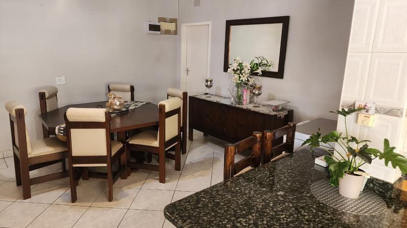 5 Bedroom Property for Sale in Farrarmere Gauteng