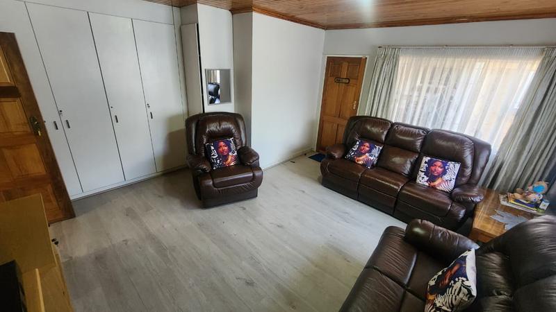 5 Bedroom Property for Sale in Farrarmere Gauteng