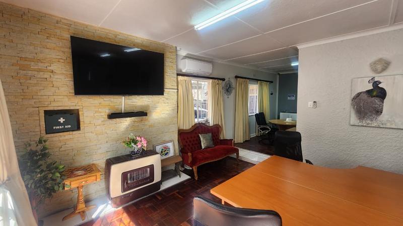 5 Bedroom Property for Sale in Farrarmere Gauteng